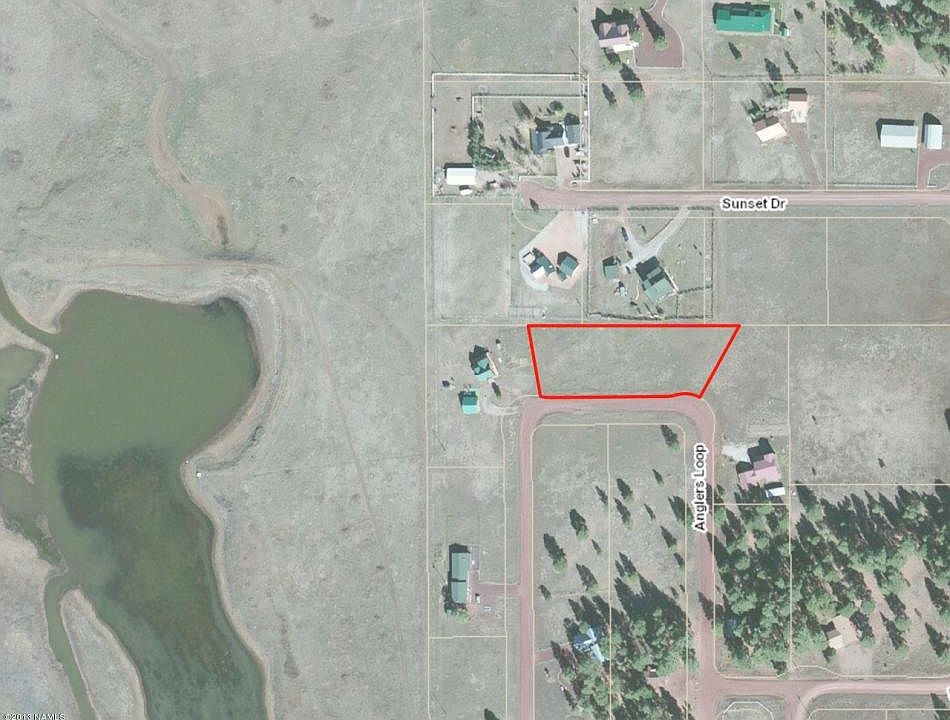 2nd image of 221 Anglers Loop