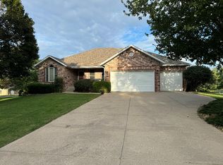 240 Oak Tree Ln, Ozark, MO 65721