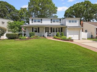 3873 Beechwood Pl, Seaford, NY 11783