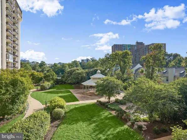 5300 Holmes Run Pkwy APT 402, Alexandria, VA 22304