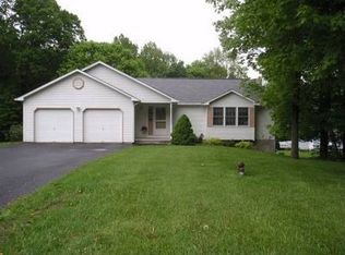 300 Emann Dr, Camillus, NY 13031