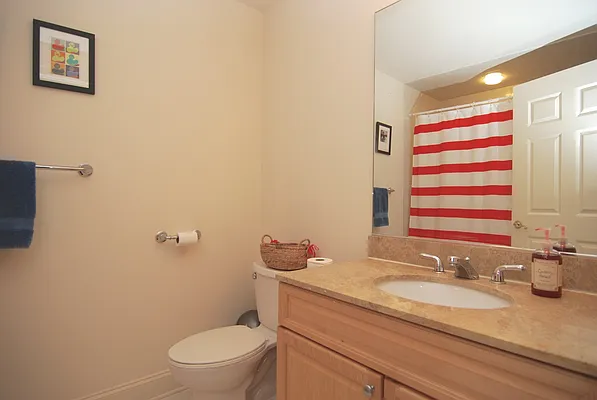 Sold by Urban Luxe | media 2