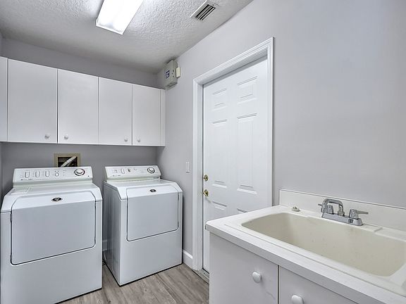 4th image of 6115 Oxbow Bend Ln