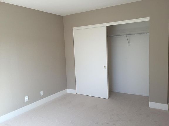 4th image of 46 Lakeshore Ct