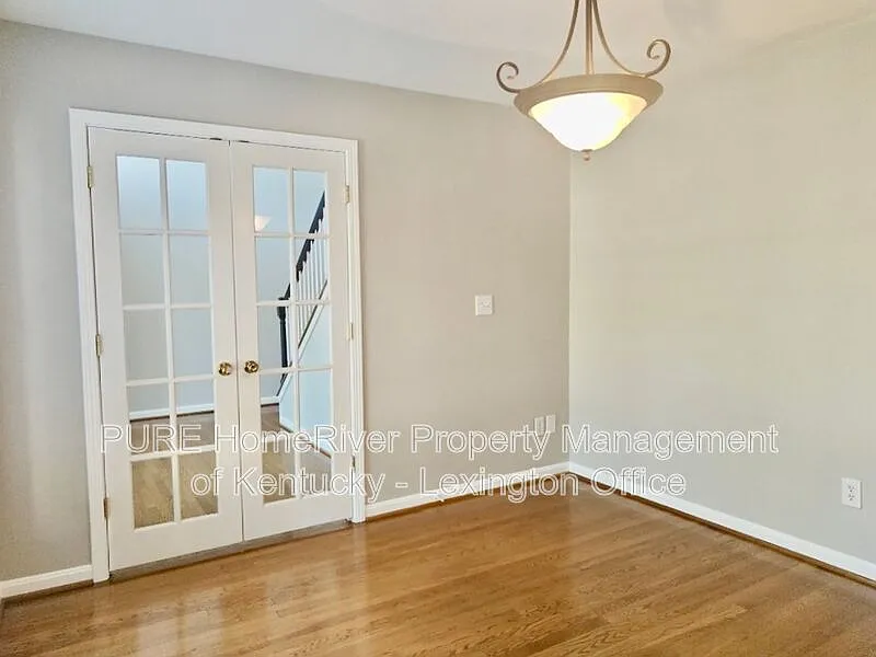4 bed, 2.5 bath, 2458 sqft, $2,795 — Photo 4