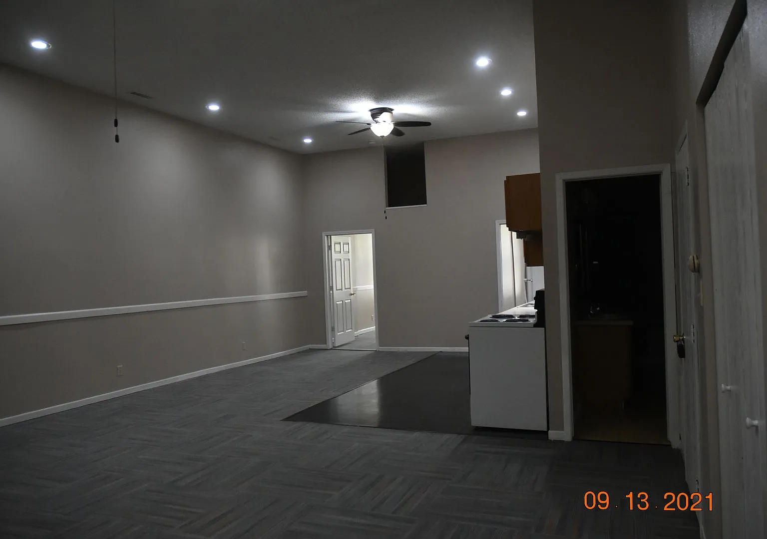 813.5 Story Residential — Photo 4