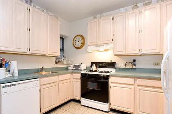 Sold by Citi Habitats | media 15