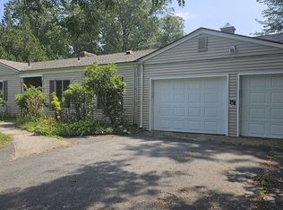 151 Wolf Swamp Rd, Longmeadow, MA 01106