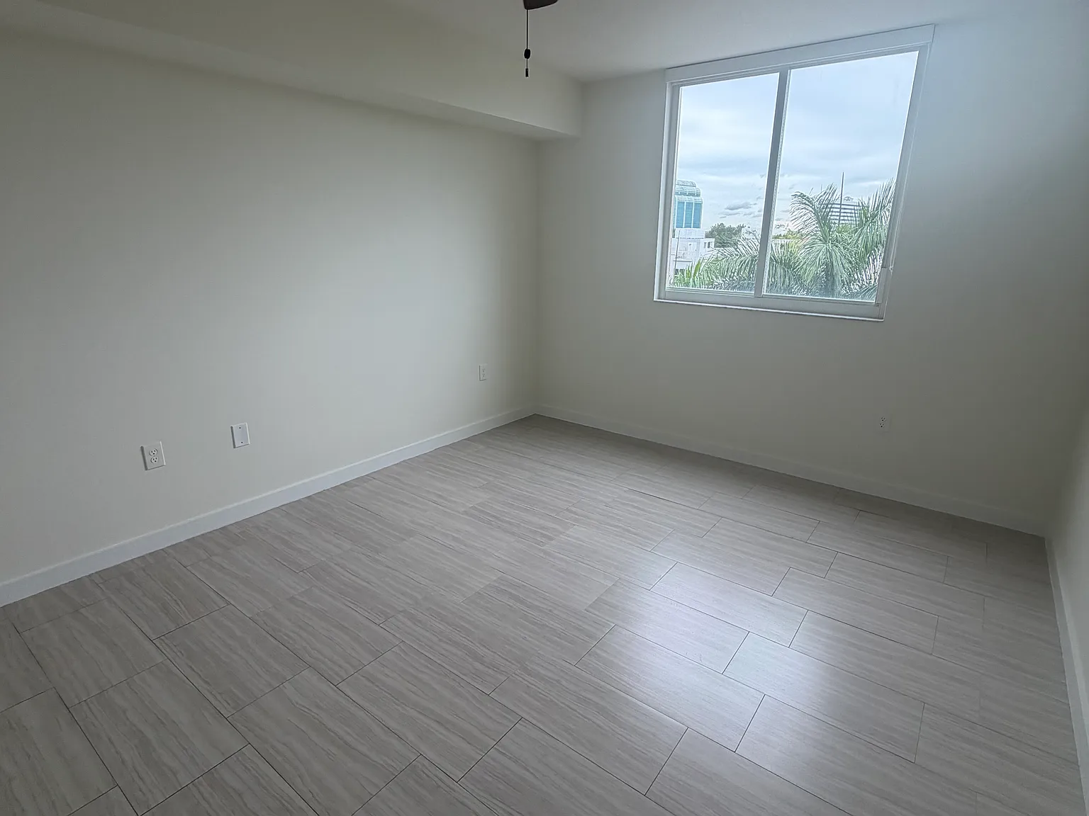 1 bed, 830 sqft, $2,700 — Photo 3