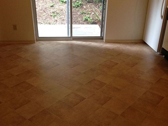 4th image of 5731 200th St SW APT 09