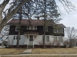 807 8th St, Nevada, IA 50201