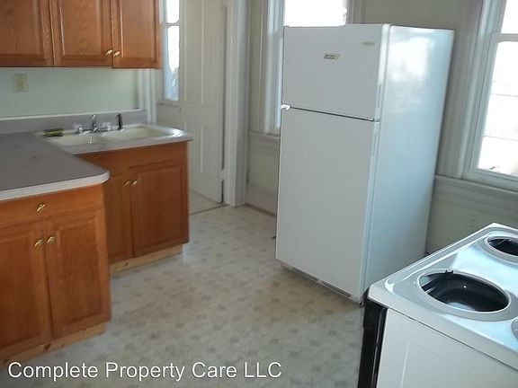 3rd image of 114 N Cherry St