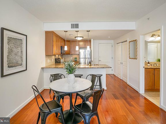 5th image of 888 N Quincy St Unit 1203
