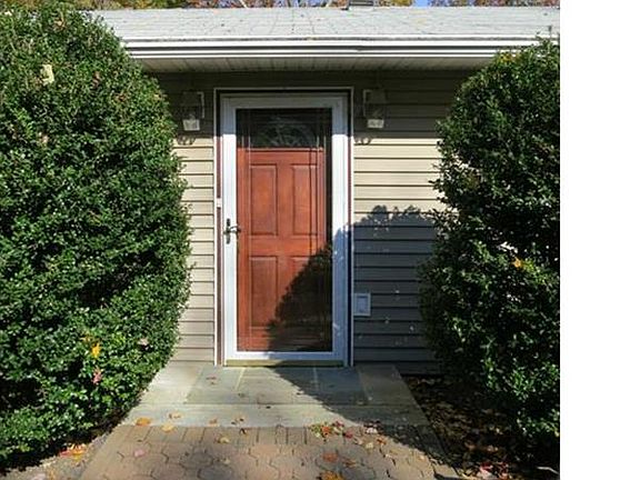 3rd image of 7 Dogwood Ln