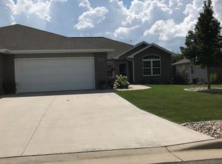 2028 Palisades Ln, Watertown, SD 57201