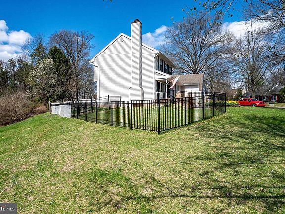 4th image of 4489 Heron Dr