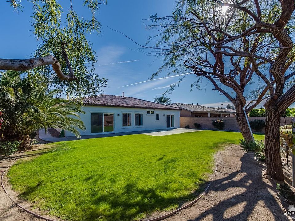1st image of 41287 Broadmoor Dr