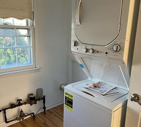 2nd image of 14 New St