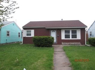 915 43rd St, Rock Island, IL 61201