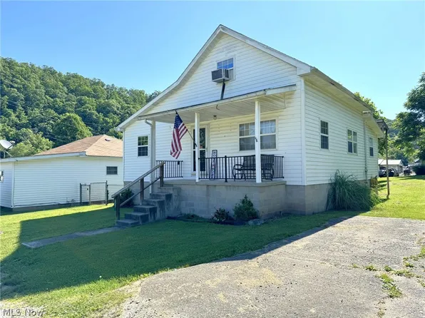 207 Pershing St, Grantsville, WV 26147