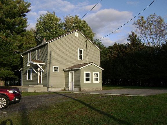 3rd image of 145 Lakeshore Dr