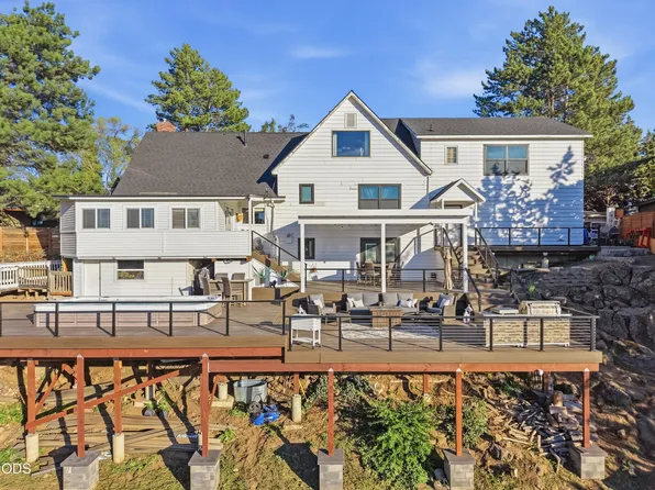 1635 SW Parkway Dr, Redmond, OR 97756