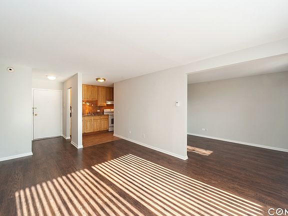 2nd image of 6 Villa Verde Dr APT 109