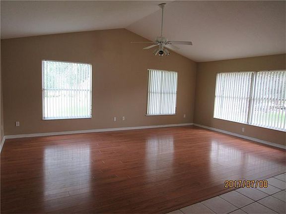 2nd image of 11524 Lyons Ct