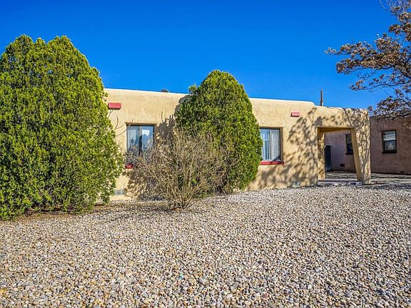 3rd image of 2842 Sierra Dr NE
