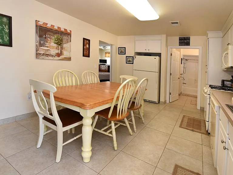 2301 Grand Central Ave — Photo 5