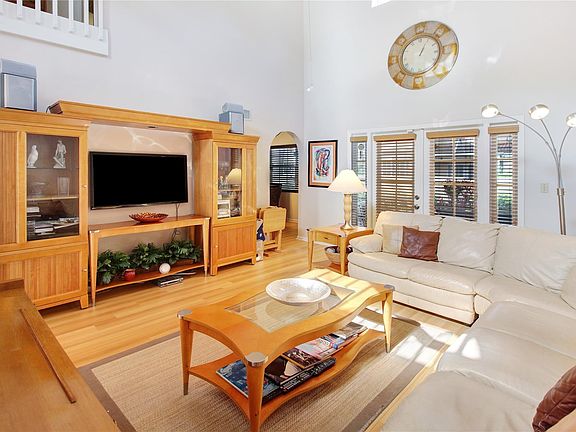 4th image of 11309 Lakeview Drive #5-M