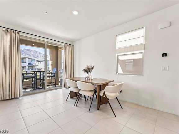 4th image of 1537 Little Penguin St