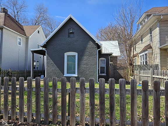 3rd image of 1134 N Oxford St