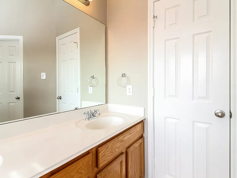 1204 Seneca Pl — Photo 9