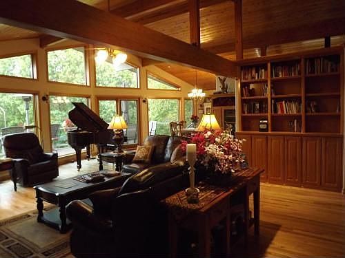 1st image of 4 Deerhurst Ln