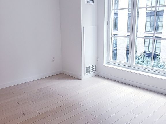 4th image of 535 W 43rd St N #7E