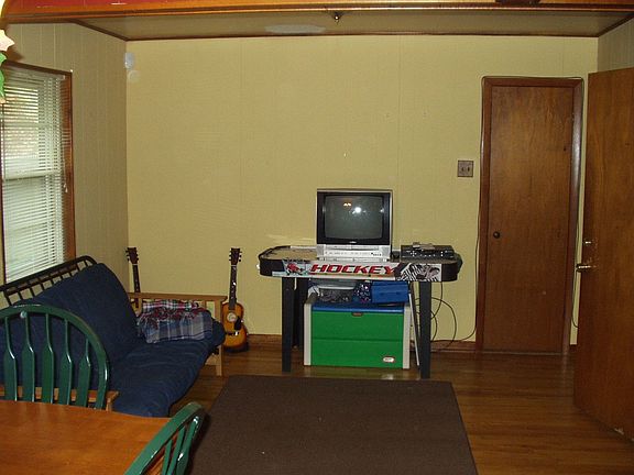 3rd image of 1237 Fair Oaks Dr
