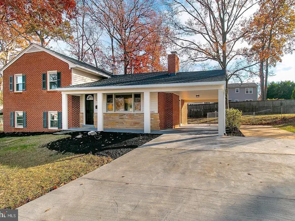 5716 Tremont Ct, Alexandria, VA 22303