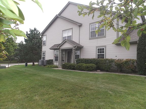 3rd image of 439 Ashwood Ct