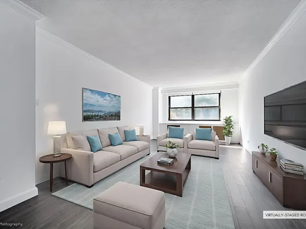 3960 54th St APT 2S, Flushing, NY 11377