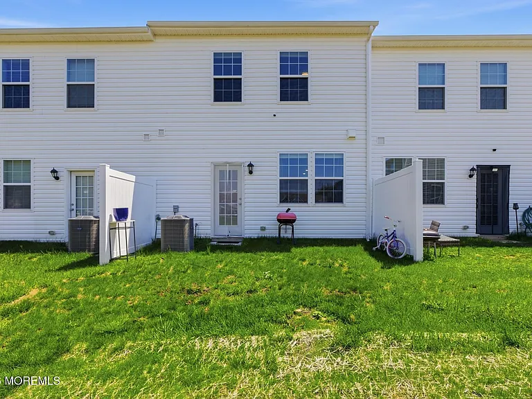 53 Elliot Ln — Photo 32