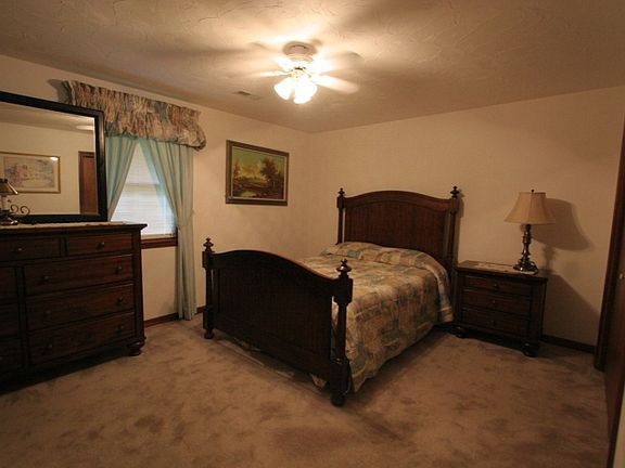 4th image of 4490 Baden Strasse