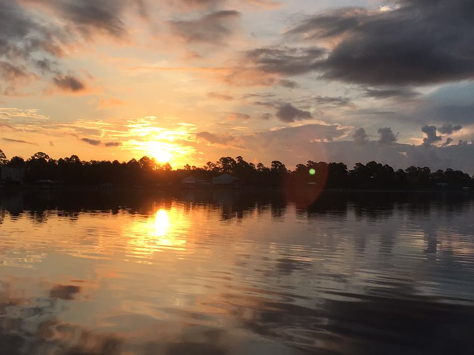  Sunrise over Ward Basin. 