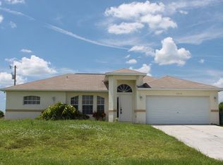 1916 NE 15th Pl, Cape Coral, FL 33909
