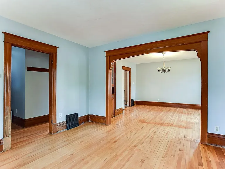 775 Jessamine Ave E — Photo 5