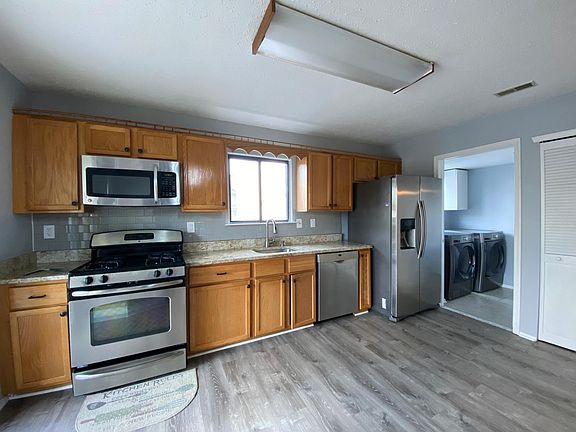 3rd image of 56 Woodhill St