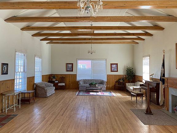 2nd image of 702 E Broadway St