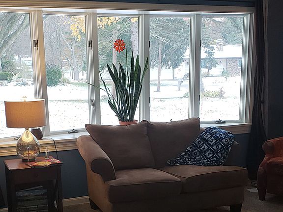 5th image of 1011 Howard Dr