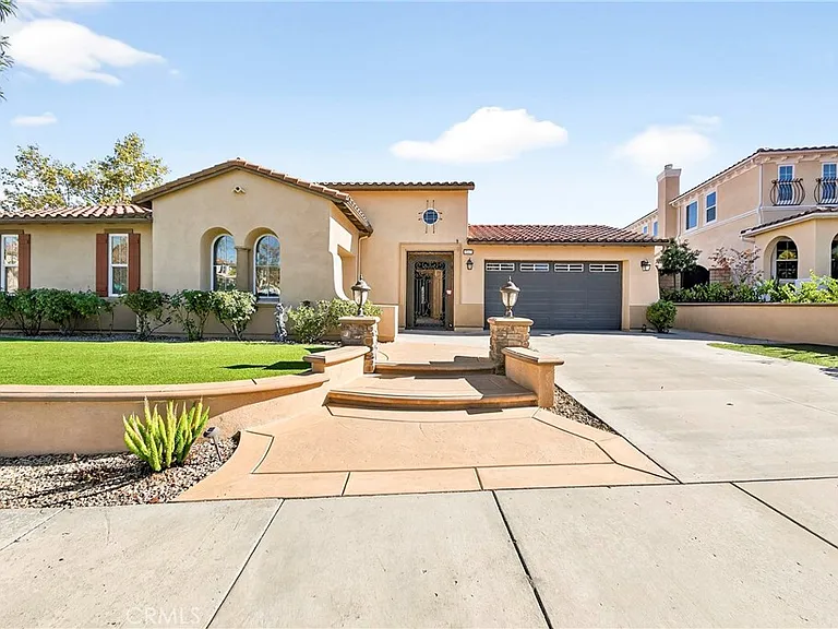 7837 Lady Banks Loop — Photo 1