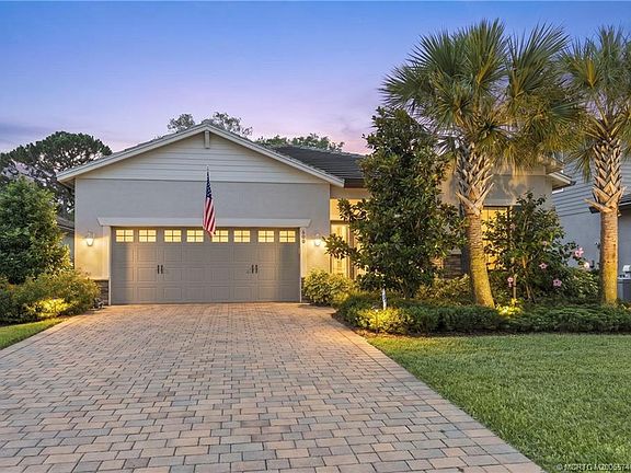 4th image of 600 SE Villandry Way